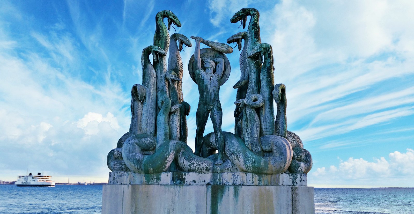 Herakles and Hydra statue, Helsingør, Denmark | Herakles og